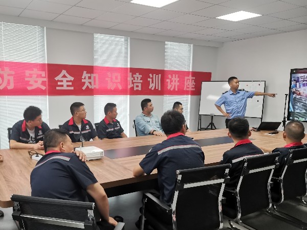 开展消防全面演习，筑牢安全生产防线